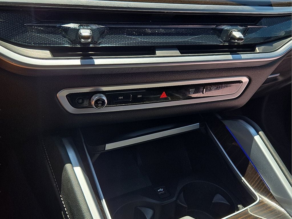 2025 BMW X6 xDrive40i