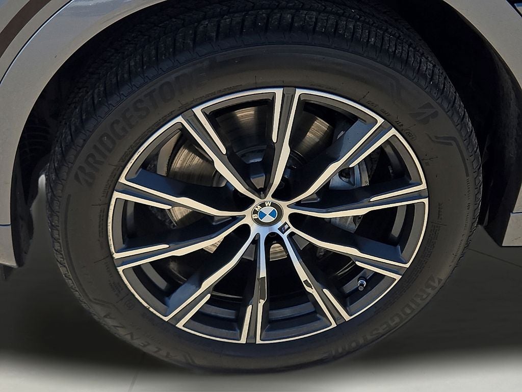 2025 BMW X6 xDrive40i