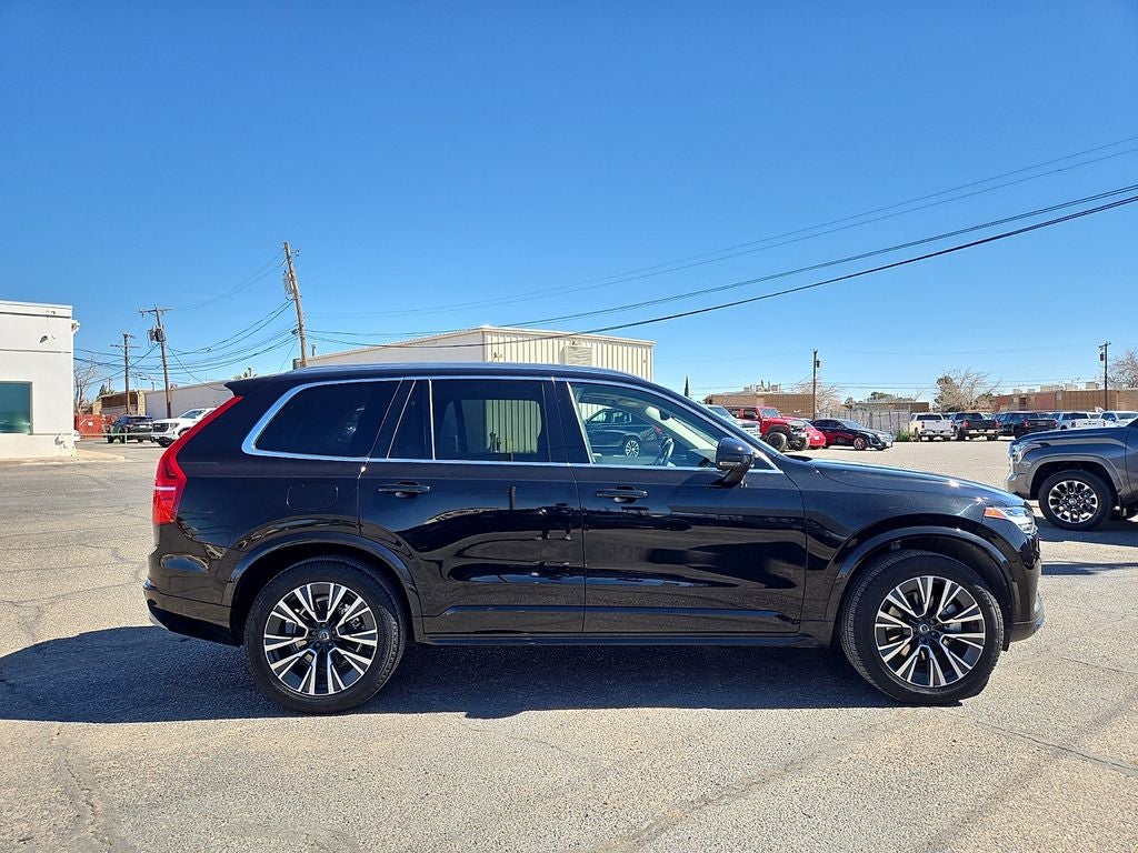 2022 Volvo XC90 T6 Momentum