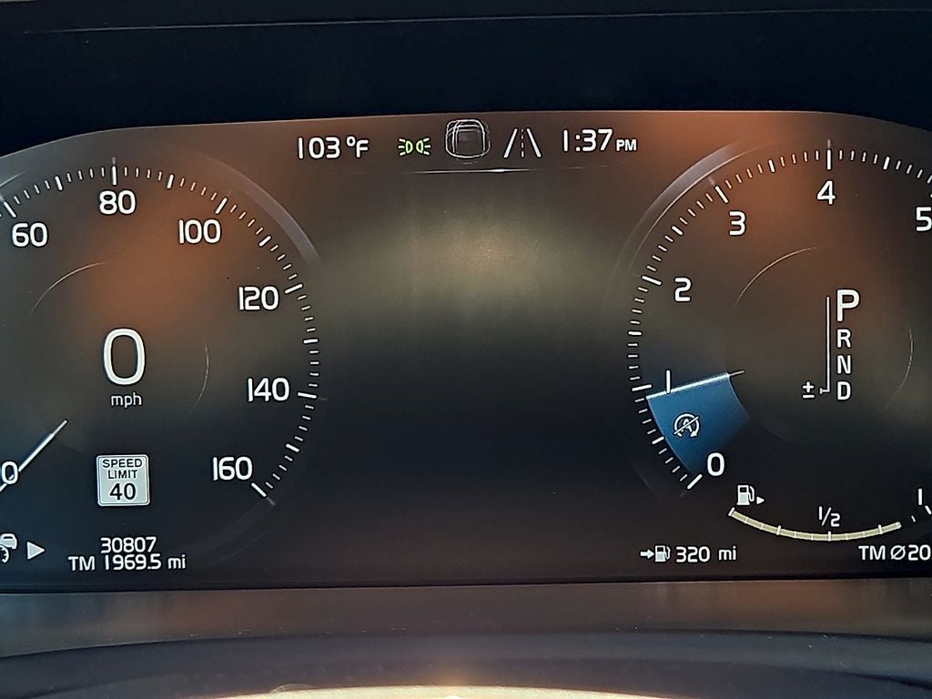 2022 Volvo XC90 T6 Momentum