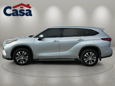 2022 Toyota Highlander Hybrid XLE
