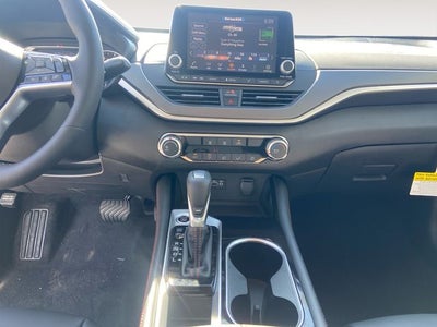 2025 Nissan Altima SR