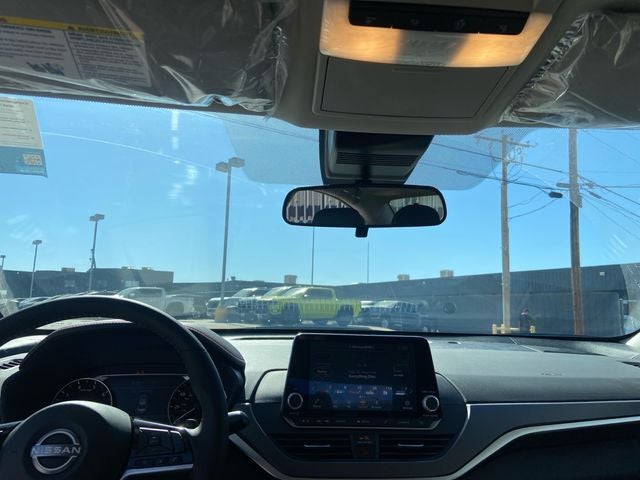 2025 Nissan Altima SR