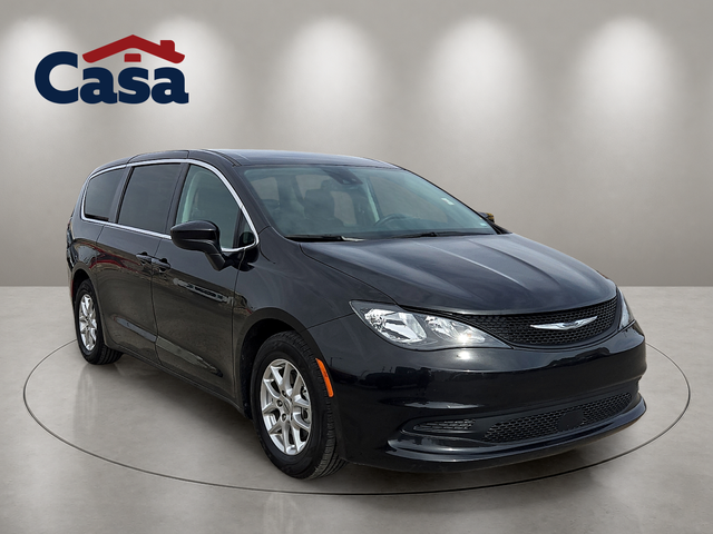 2023 Chrysler Voyager LX's photo