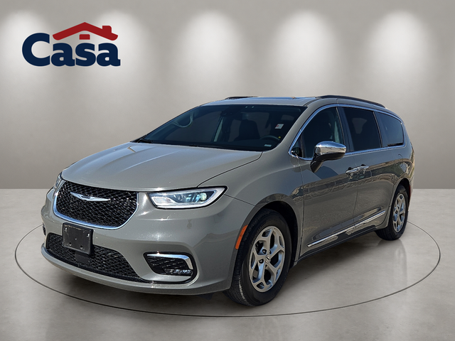 2023 Chrysler Pacifica Limited's photo