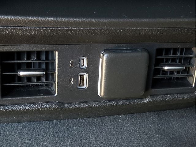 2025 GMC Sierra 1500 SLT - Photo 18