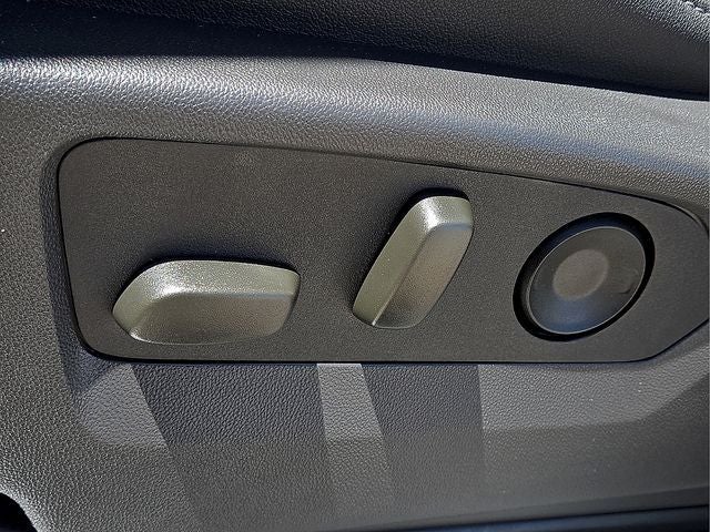 2025 GMC Sierra 1500 SLT - Photo 25