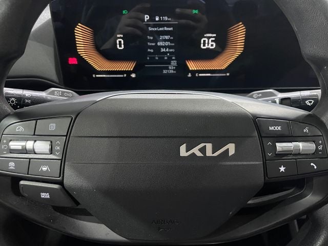 2025 Kia K4 LXS - Photo 16