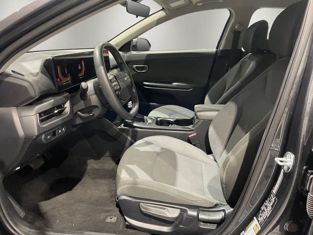 2025 Kia K4 LXS - Photo 9