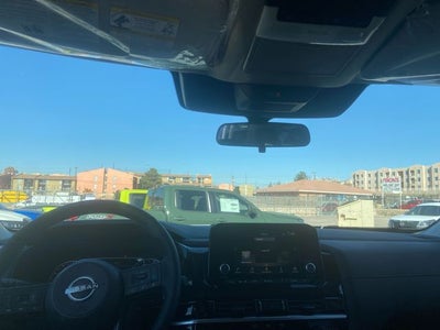 2025 Nissan Pathfinder SV