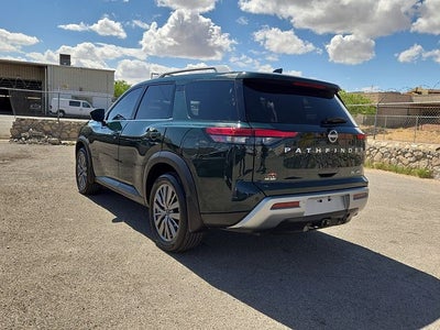 2024 Nissan Pathfinder SL