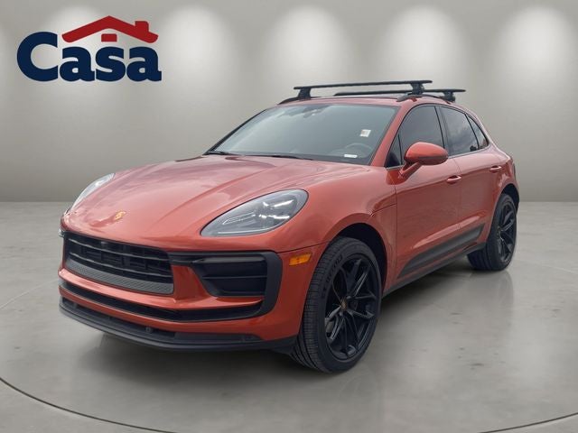 2022 Porsche Macan Base — photo 1 of 25