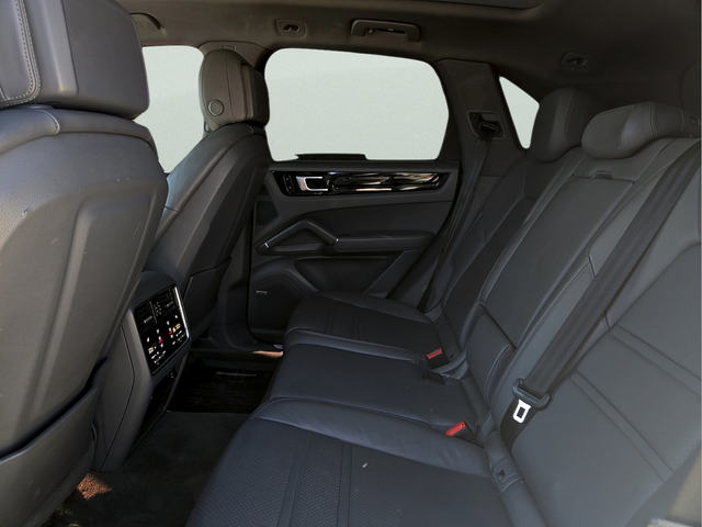 2021 Porsche Cayenne Base
