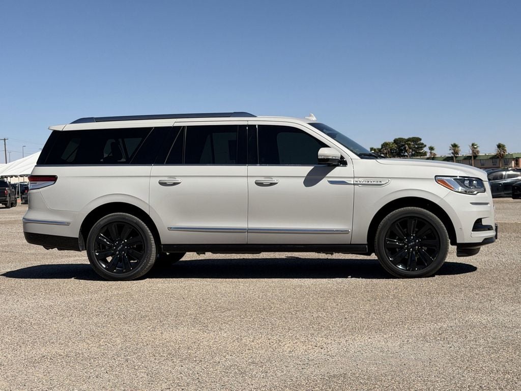 2022 Lincoln Navigator L Reserve