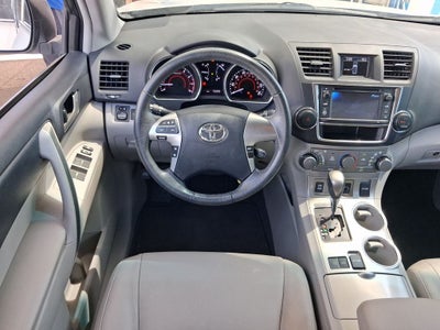2013 Toyota Highlander SE