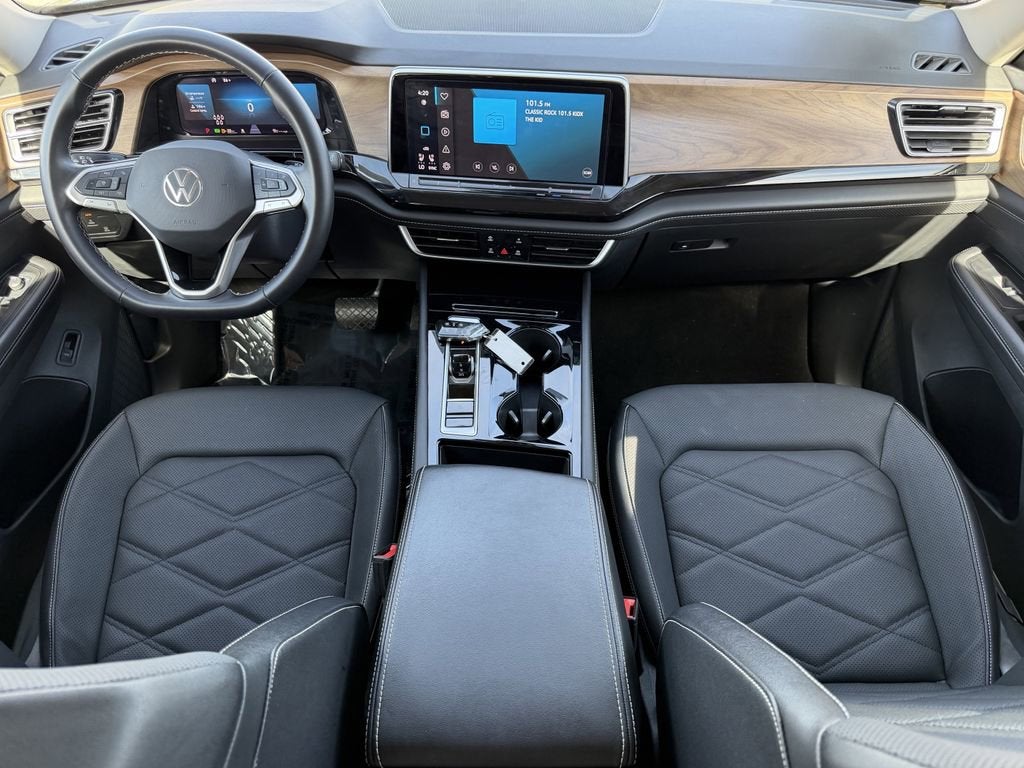 2025 Volkswagen Atlas 2.0T SE w/Technology