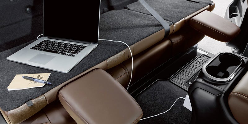 2024 Nissan Titan Interior and Technology